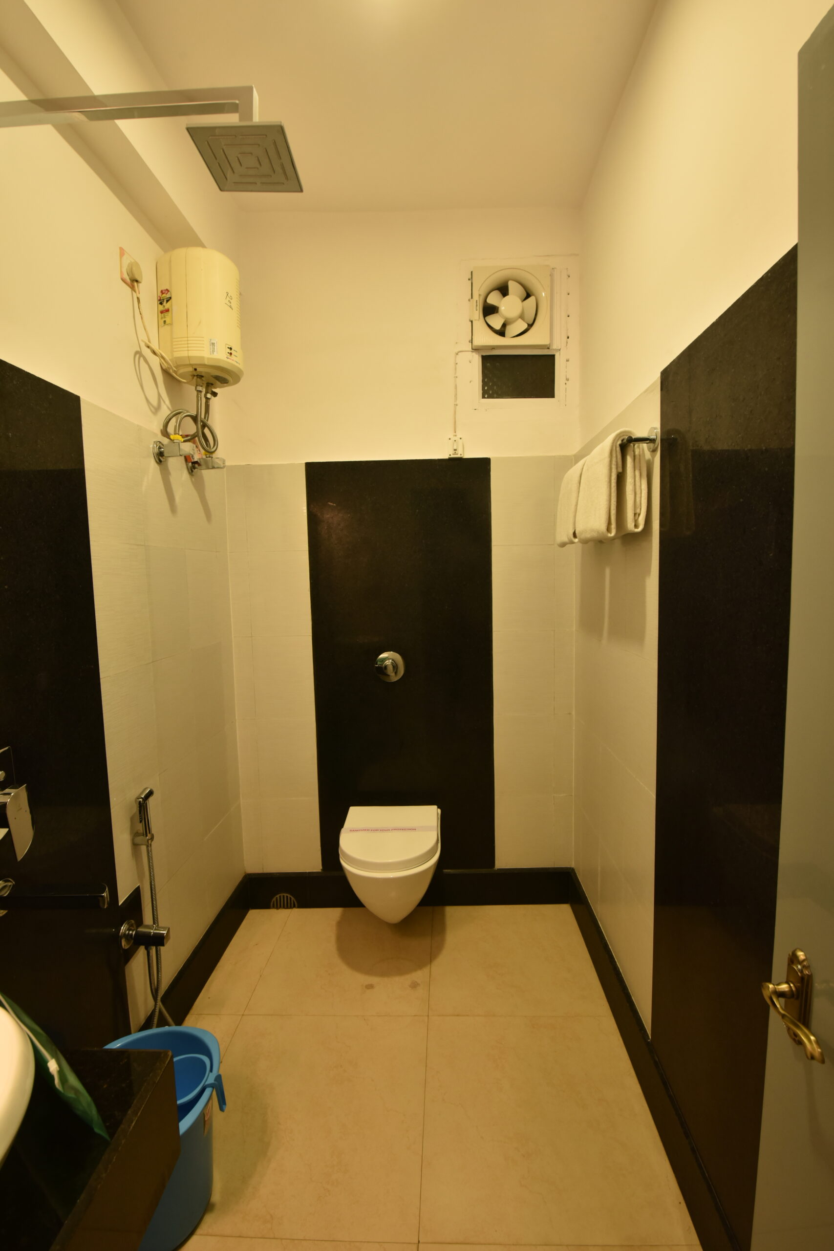 Executive Bathroom1
