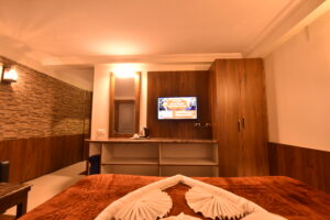 Royal Touch Room5