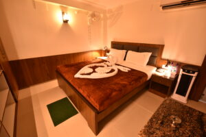 Royal Touch Room6