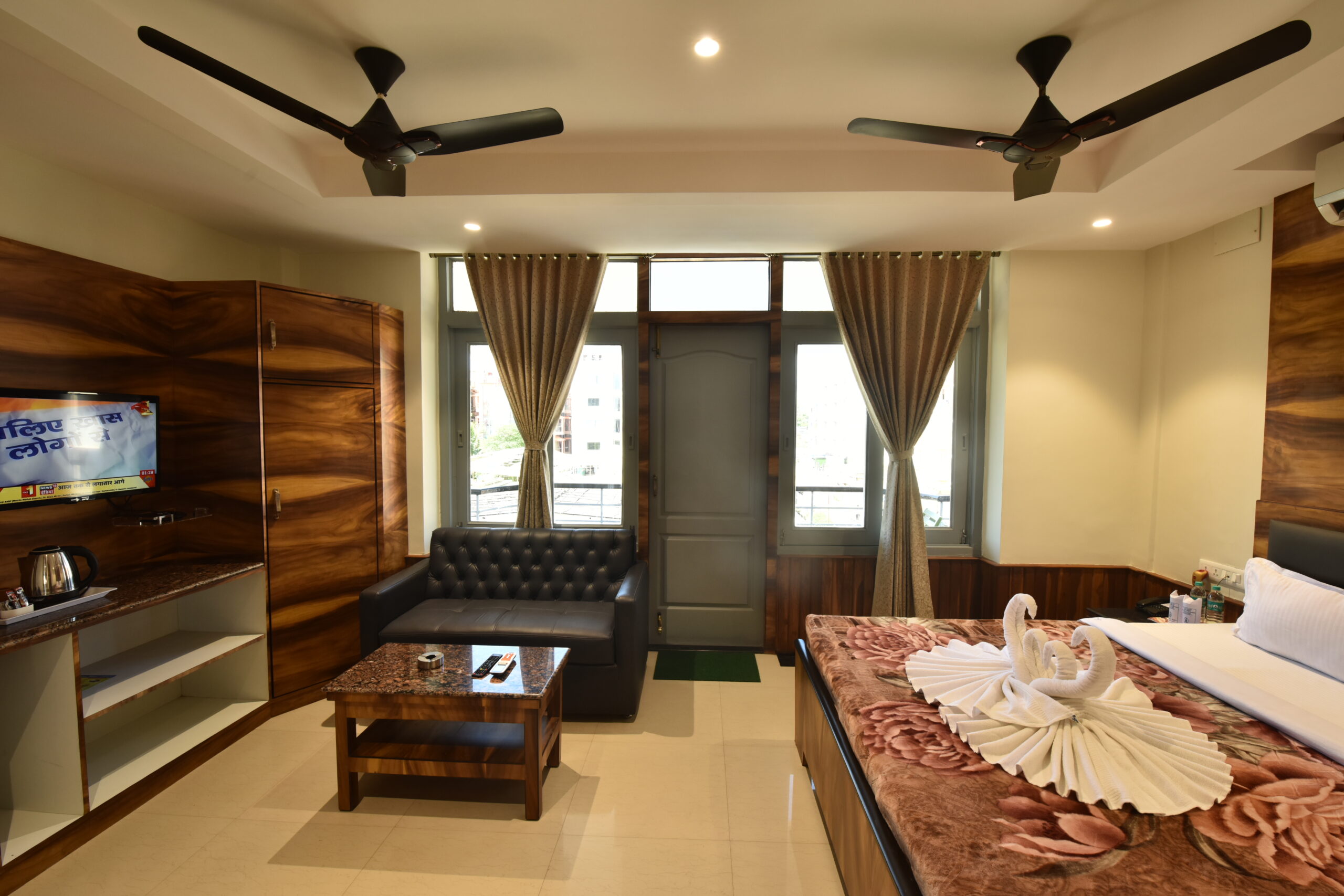 Superior Front View Room7